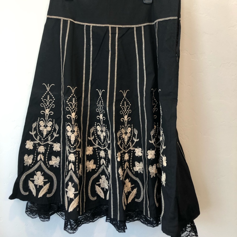 Embroidered black skirt